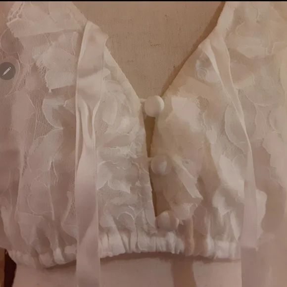 🍋***1Small Left!!**For Love and Lemons White Lace Cropped Top - Picture 3 of 8